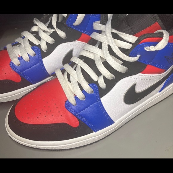 Jordan 1 mid red and blue; - Picture 2 of 3